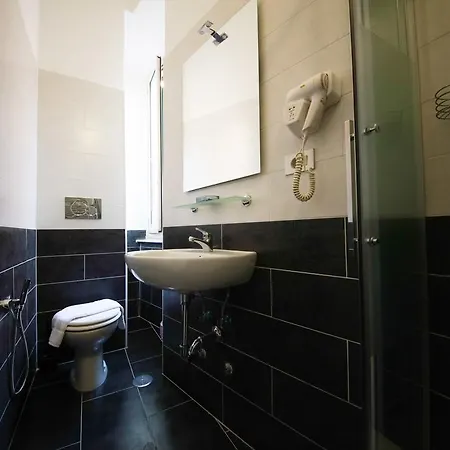 Pisa Hotell *